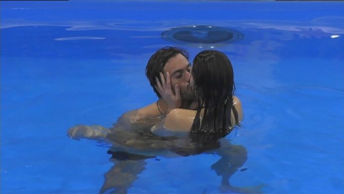 Bacio tra Pierpaolo Pretelli e Giulia Salemi al GF Vip, brucia la passione | Video Mediaset bacio Pierpaolo e Giulia