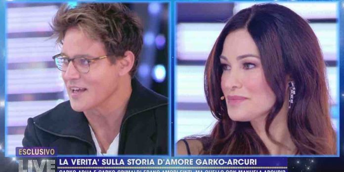 Gabriel Garko e Manuela Arcuri a Live Non è la D'Urso
