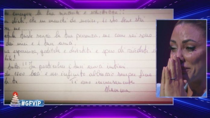La lettera della mamma a Selvaggia Roma al Grande Fratello Vip | Video Mediaset Selvaggia Roma lettera