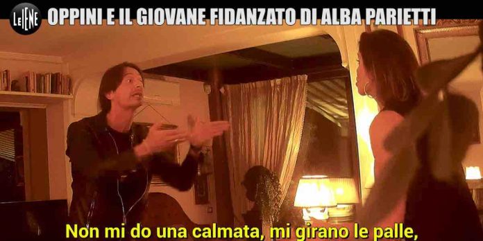 Scherzo Francesco Oppini a Le Iene: mamma Alba Parietti ha perso la testa per un ragazzo più giovane, ma… | Video Mediaset scherzo Francesco Oppini a Le Iene