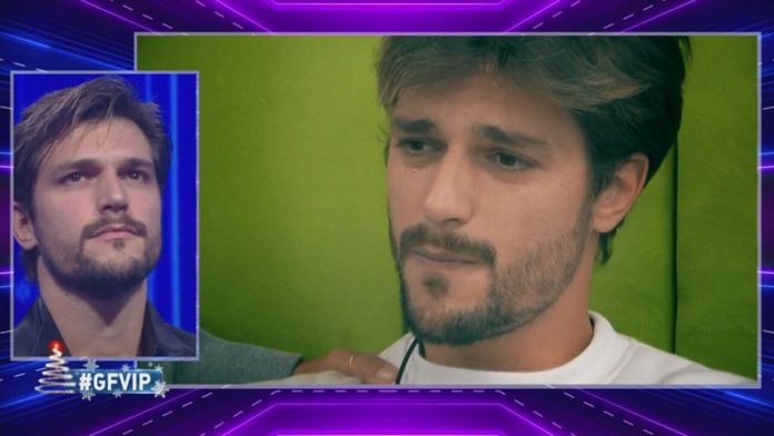 Andrea Zelletta in lacrime al GF Vip 2021, la fidanzata diffida canale 5 dal parlare di certi argomenti | Video Mediaset Andrea