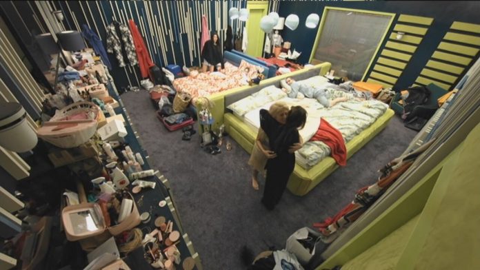 GF Vip: la rosa della pace di Maria Teresa Ruta a Cecilia Capriotti dopo la lite | Video Mediaset Pace Capriotti - ruta