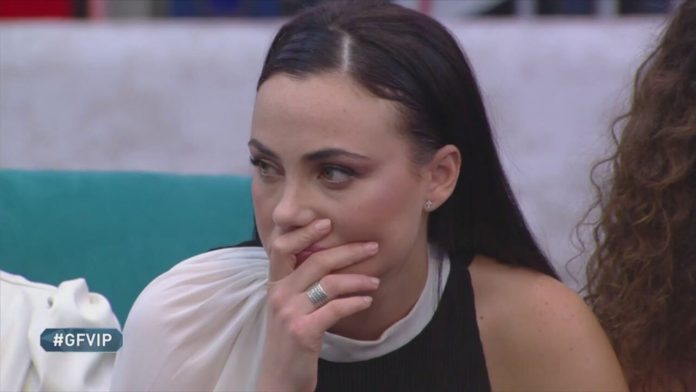 Signorini annuncia ai Vip l’ulteriore prolungamento del GF Vip: le reazioni | Video Mediaset Rosalinda