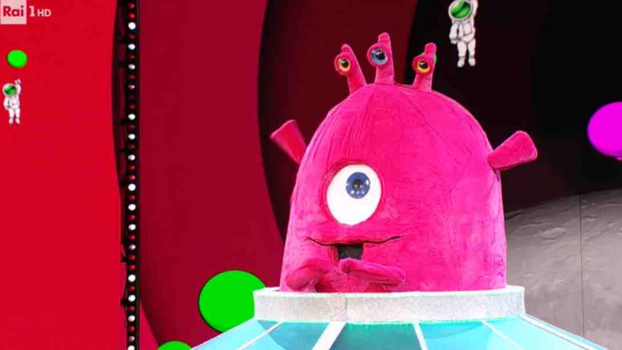 Il Cantante Mascherato 2021 Chi E La Maschera Di Baby Alieno