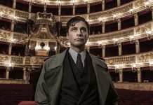 Ascolti tv ieri: Il Commissario Ricciardi (24.1%), Grande Fratello Vip 5 (19.5%) | Dati Auditel 25 gennaio 2021 "lino Guanciale" ne il commissario ricciardi al teatro san carlo