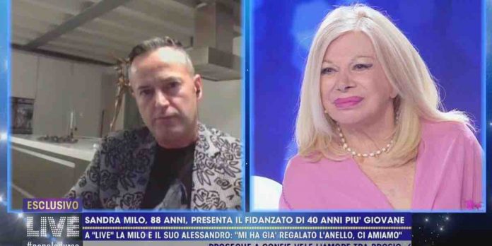 Live Non è la D’Urso: Sandra Milo presenta il fidanzato Alessandro Rorato | Video Mediaset Sandra Milo e il fidanzato a Live non è la D'Urso
