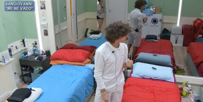 Amici 20, Rudy Zerbi prende provvedimenti: Sangiovanni minaccia di lasciare | Video Witty Tv Amici 20 Sangiovanni minaccia