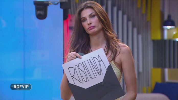 Grande Fratello Vip 2021, chi è uscito ieri sera venerdì 26 febbraio? Eliminata Rosalinda Cannavò | Video Mediaset Eliminata Rosalinda
