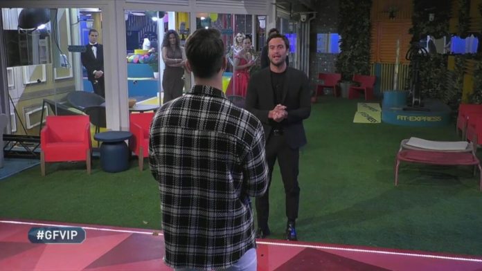 GF Vip, sorpresa a Pierpaolo Pretelli: il fratello Giulio diventerà papà | Video Mediaset Pierpaolo e il fratello