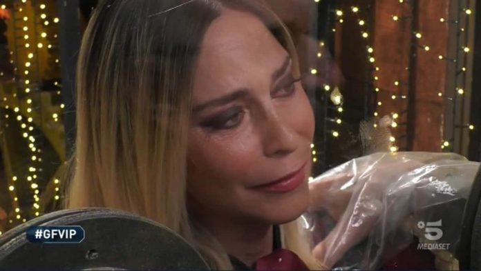Sorpresa a Stefania Orlando al GF Vip, per lei c’è il papà Pietro | Video Mediaset Sorpresa a Stefania