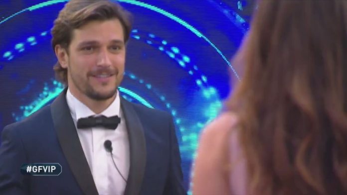 Grande Fratello Vip 2021, chi è uscito ieri sera 1° marzo? Andrea Zelletta è il primo eliminato della serata | Video Mediaset 1° eliminato Zelletta