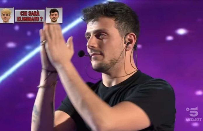Amici 2021 secondo eliminato della seconda puntata: chi è uscito fra Aka e Leonardo? | Video Witty Tv Amici 2021 secondo eliminato