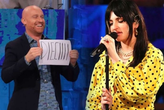 Arisa ad Amici 20 si esibisce con la canzone di Sanremo 2021: il voto di Zerbi | Video Witty TV Arisa ad Amici 20