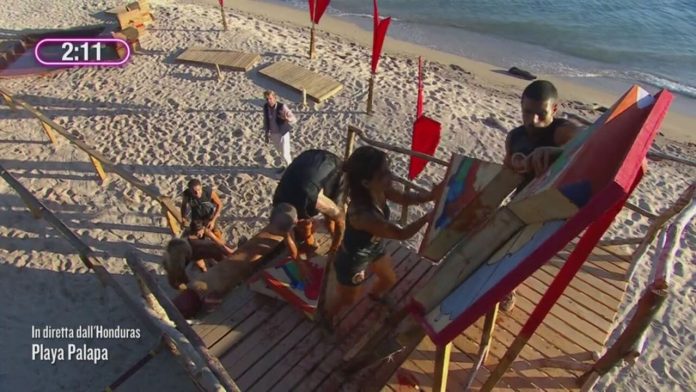 Isola dei Famosi 2021: i Buriňos vincono la prova immunità | Video Mediaset Burinos vincono prova immunità