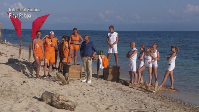Isola dei Famosi 2021: prova ricompensa con cambio squadra. Brando Giorgi nei Burinos, Daniela Martani nei Rafinados | Video Mediaset Pedina di scambio