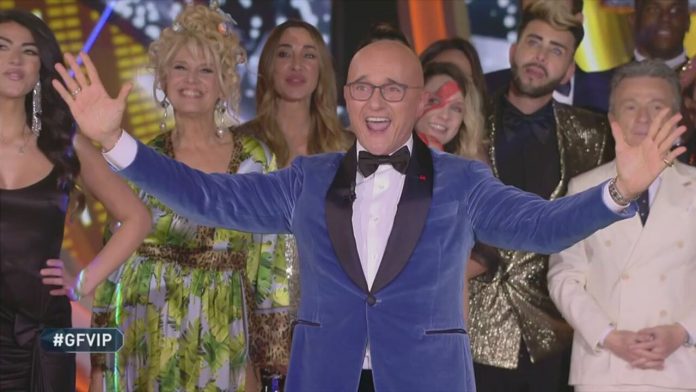 Finale GF Vip 2021: la sigla d’inizio in viaggio nel tempo. Dall’antica Roma agli anni Ottanta | Video Mediaset Sigla di Benvenuto