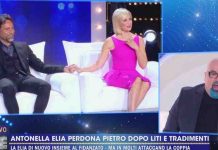 Antonella Elia e Pietro Delle Piane contro le 5 sfere a Live Non è la D’Urso | Video Mediaset Antonella Elia Pietro Delle Piane contro le 5 sfere