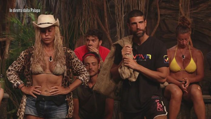 Isola dei Famosi 2021, chi è uscito ieri sera lunedì 29 marzo? Eliminata Vera Gemma | Video Mediaset Vera Gemma eliminata