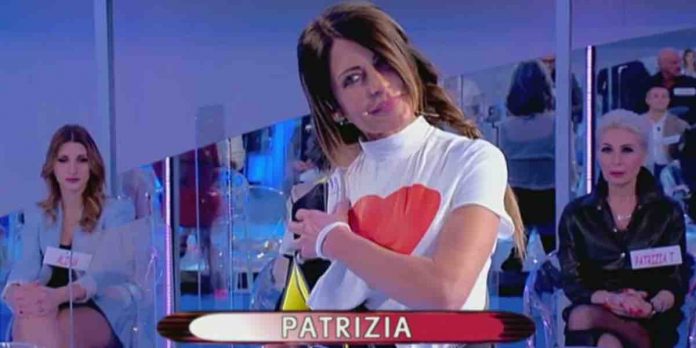 Uomini e Donne, la sfilata follia d’amore di Patrizia: “ho pensato di rappresentarla con questo sport” | Video Witty Tv Patrizia sfilata a Uomini e Donne