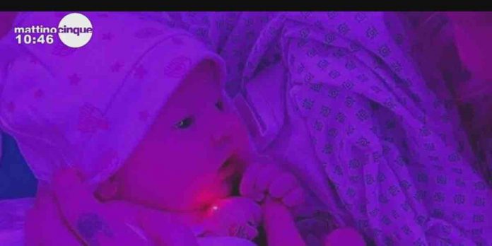 Mattino 5, è nata Vittoria la figlia di Chiara Ferragni e Fedez | Video Mediaset Vittoria, figlia Chiara Ferragni