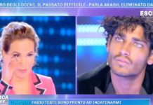 Akash Kumar a Domenica Live: la verità sugli occhi e le frasi su Instagram | Video Mediaset akash kumar