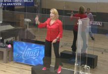 Amici 2021: Anna Pettinelli balla sul cubo per Aka | Video Witty Tv Amici 2021 Anna Pettinelli balla