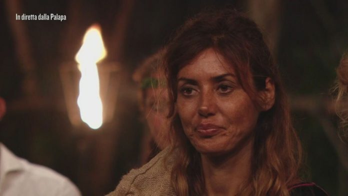 Isola dei Famosi 2021, chi è uscito ieri sera giovedì 5 Aprile? Eliminata Daniela Martani | Video Mediaset Martani eliminata