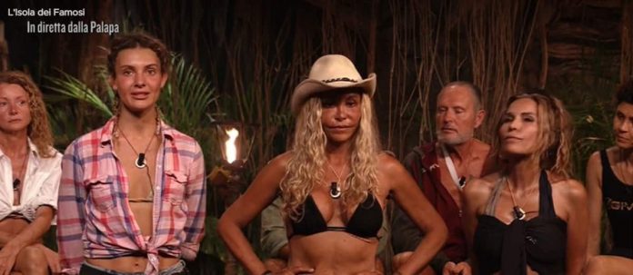 Isola dei Famosi 2021: i nominati della settimana e le nomination di ieri sera, 19 Aprile | Video Mediaset I nominati del 19 aprile