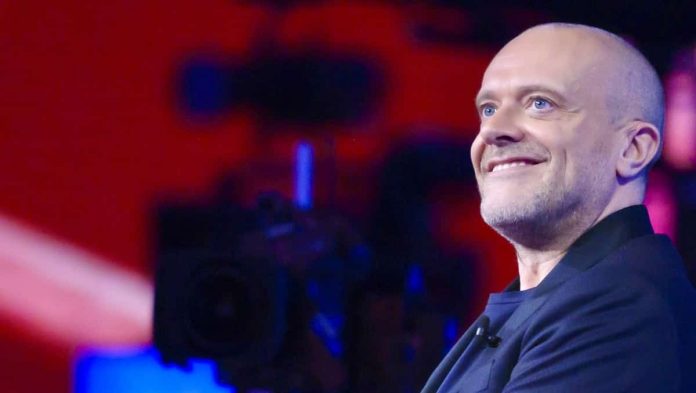 Max Pezzali a Verissimo: il mestiere dello scrittore | Video Mediaset Max Pezzali a Verissimo