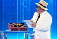 Nino Frassica ad Amici 2021: il ritorno sul palco con Maria De Filippi | Video Witty Tv Nino Frassica ad Amici 21