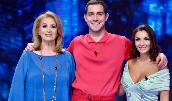 Tommaso Zorzi ed Elettra Lamborghini a Verissimo: polemiche e risate | Video Mediaset Tommaso Zorzi ed Elettra Lamborghini