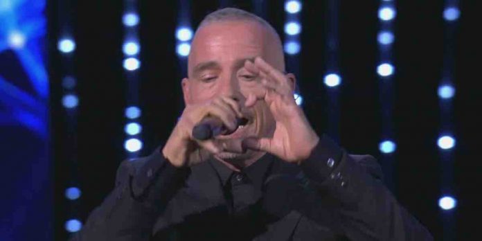 Felicissima Sera, Eros Ramazzotti si racconta: da Michelle Hunziker ai figli alla musica | Video Mediaset Eros Ramazzotti a Felicissima Sera