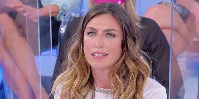 Uomini e Donne, la dama Serena si presenta: “vorrei un uomo che aggiungesse qualcosa alla mia vita” | Video Witty Tv Serena a Uomini e Donne