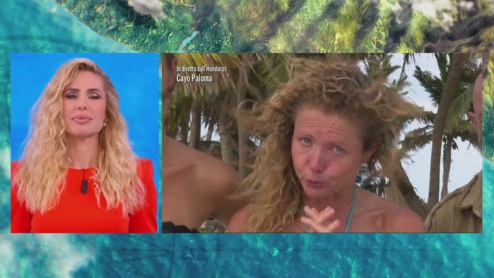 Isola dei Famosi 2021: Angela Melillo non rimane a Cayo Paloma e abbandona il reality | Video Mediaset Angela lascia il gioco
