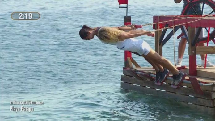 Isola dei Famosi 2021: chi fa vinto la prova Leader? Vincono Angela Melillo (Primitivi) e Isolde Kostner (Arrivisti) | Video Mediaset Leader Melillo