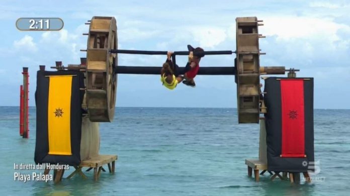 Isola dei Famosi 2021: Prova Leader Salvador e rito della Salvacion | Video Mediaset Rito della Salvacion