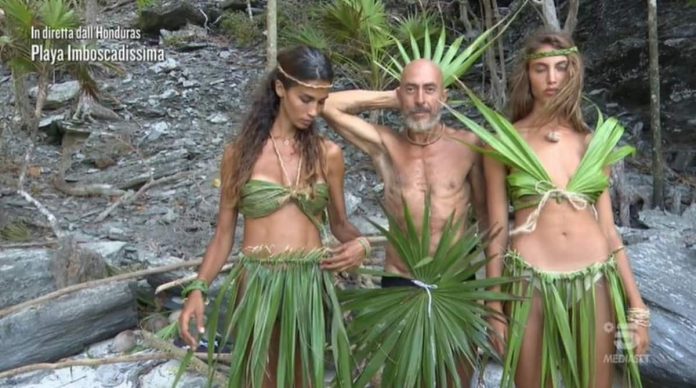 Isola dei Famosi 2021: Roberto Ciufoli resta a Playa Imboscadissima. Si apre un televoto flash | Video Mediaset Roberto rimane