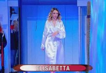 Uomini e Donne, la sfilata di Elisabetta bocciata da Tina | Video Witty Tv elisabetta sfilata a Uomini e Donne