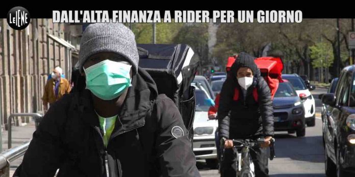 Le Iene, Guido Brera da investment manager e scrittore a rider per un giorno | Video Mediaset guido Brera rider per le Iene