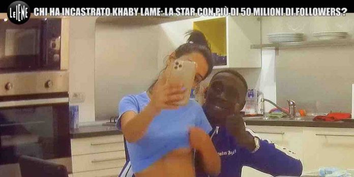 Scherzo Khaby Lame a Le Iene: la star di TikTok tra foto hot e ricatti | Video Mediaset scherzo khaby lame a Le Iene