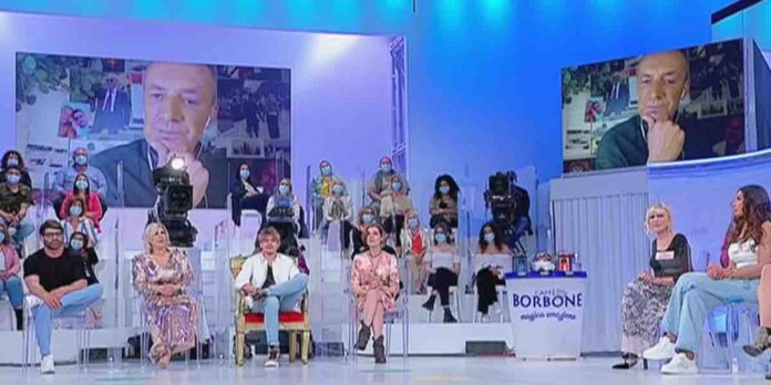 Luca Zanforlin a Uomini e Donne presenta il libro “Diversity Hotel” | Video Witty Tv Luca Zanforlin a Uomini e Donne