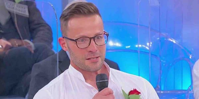 Uomini e Donne, la presentazione del cavaliere Marches | Video Witty Tv Marches a Uomini e Donne