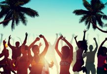 Tormentoni estate 2021, le migliori canzoni e le hit da ascoltare sotto l’ombrellone Tormentoni estate 2021