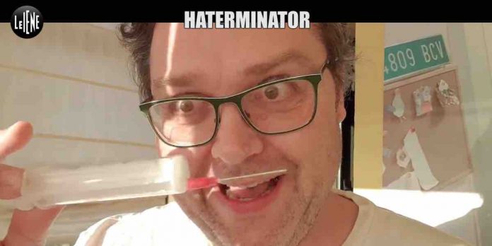 Le Iene, la storia di Haterminator: Gregis è l’influencer scappato a Tenerife | Video Mediaset haterminator a Le Iene