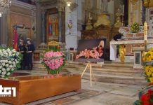 Raffaella Carrà, i funerali: la commozione di Renato Zero, Salemme, Goggi, Fiorello e altri Raffaella Carrà