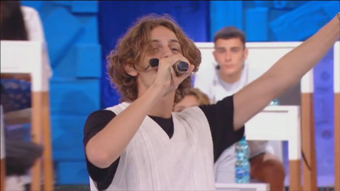 Amici 21, Albe canta, balla e fa una domanda ad Alessandra Celentano | Video Witty Tv Albe, cantante di Amici