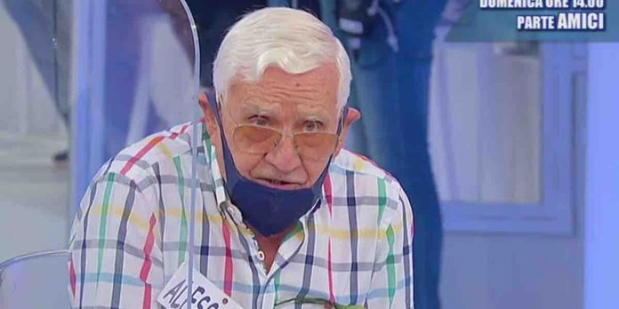 Uomini e Donne, buon compleanno Alessandro: torta e regali per i 92 anni | Video Witty Tv Alessandro a Uomini e Donne