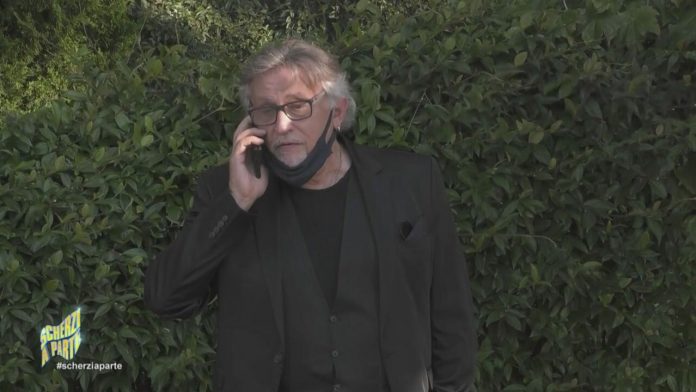 Scherzo ad Andrea Roncato a Scherzi a Parte 2021 | Video Mediaset Andrea Roncato Scherzo