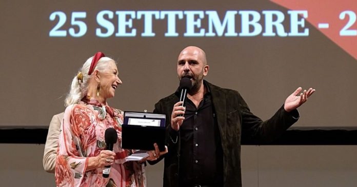 Checco Zalone Helen Mirren