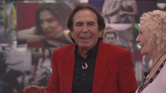 Giucas Casella chi è? Perchè entra nella Casa del GF Vip? Intervista e Ingresso | Video Mediaset Giucas Casella GF vip6